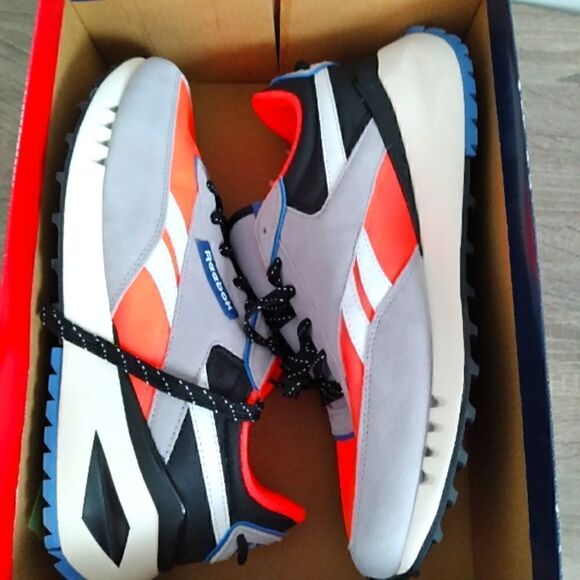 NEW REEBOK MEN SHOUS SIZE 10,5 COLOR GRAY +BLACK +ORANGE COMFORT FOOTBED main image 3